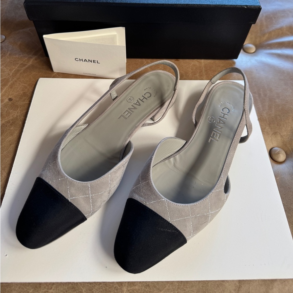 CHANEL Women's Black and gray slingback flats - Picture 1 of 7